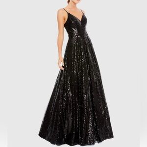 MAC DUGGAL Size 4, Black Sequined Ball Gown